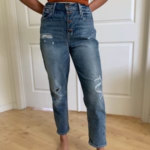Hollister Ultra High-Rise Mom Jeans